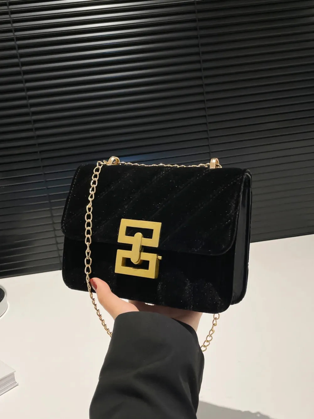 Chain Shoulder Bag