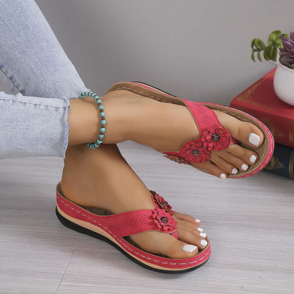 Women's Flip Flop Sandal Flower Detail